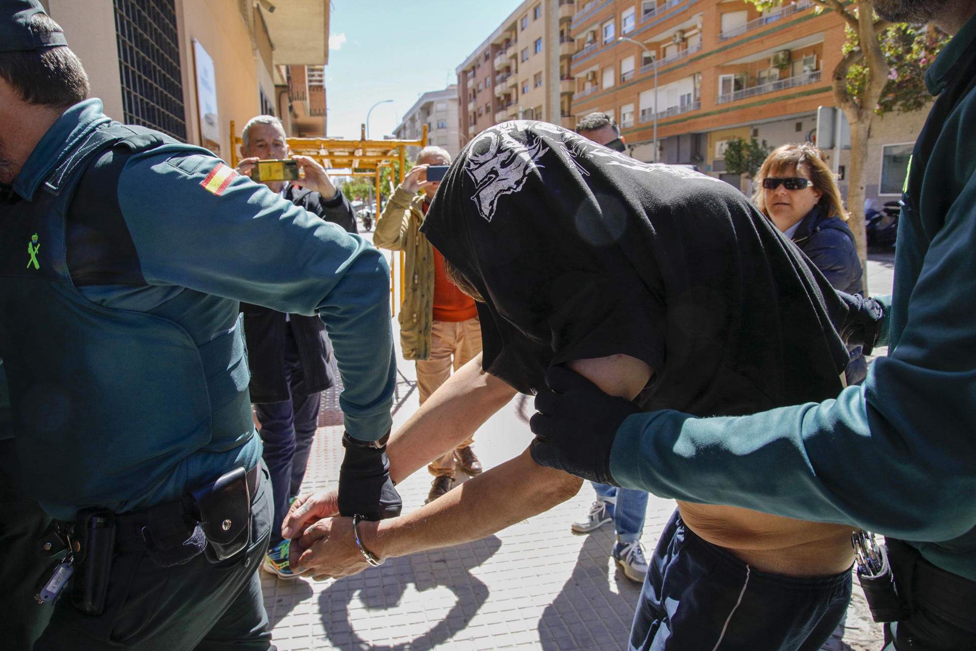 Dos maestras asesinadas esta semana: una en València por drogadictos y la otra en Badajoz por su hijo