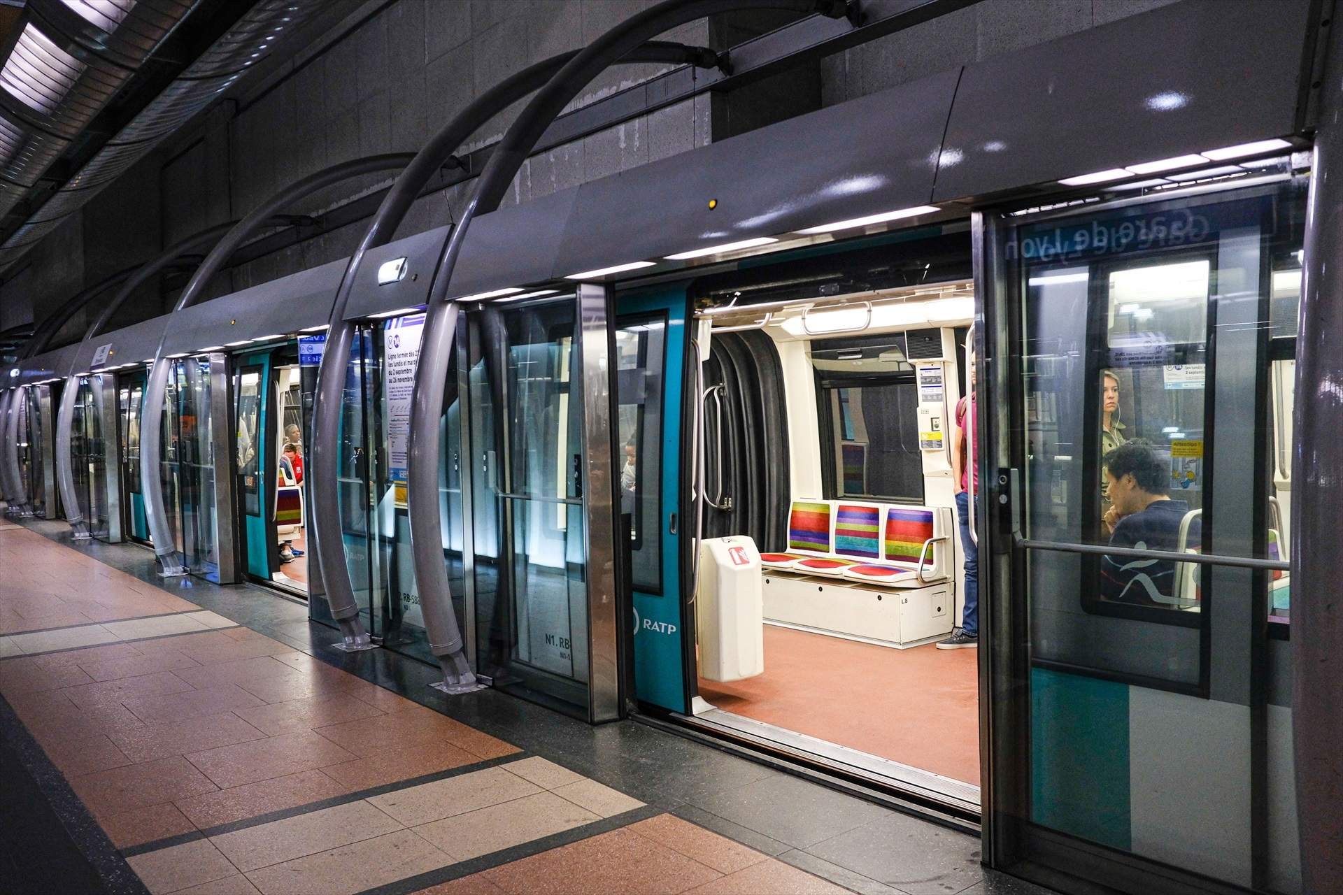 EuropaPress 2368731 13 september 2019 france paris ratp train stands in metro station after