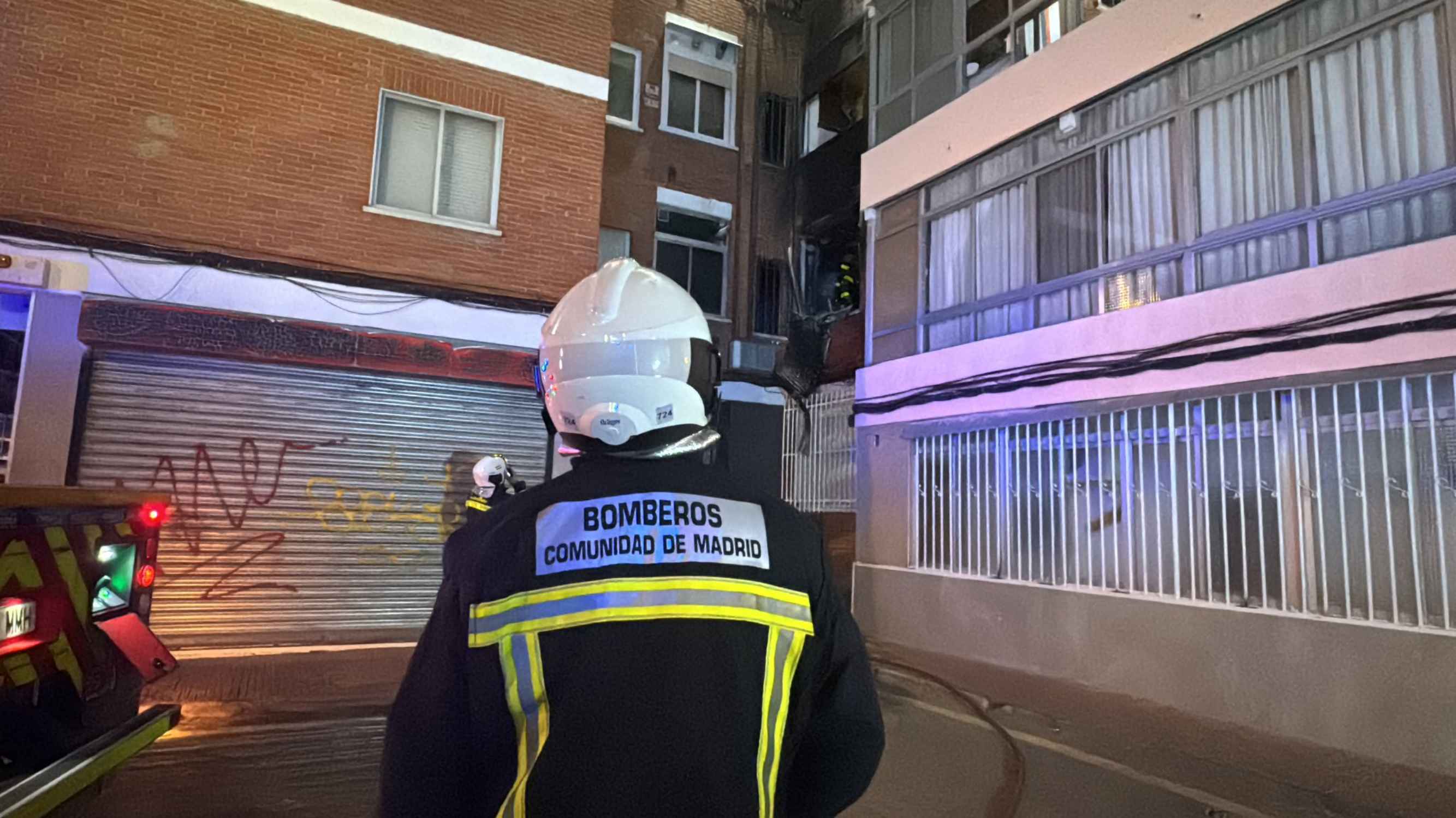 Dos incendis a Madrid en poc més de 24 hores deixen dos morts atrapats entre el fum i les flames