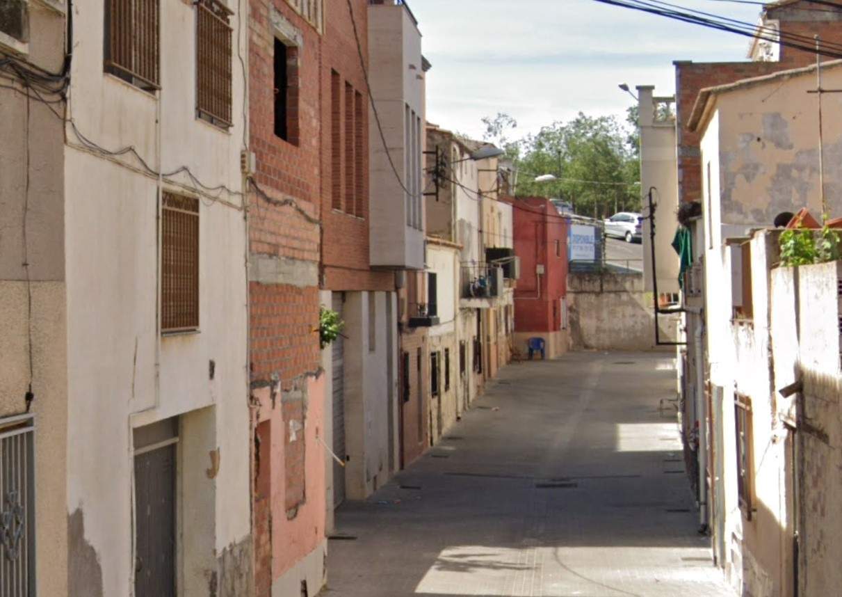 Rescatat amb vida l'operari atrapat sota les runes d'una teulada que s'ha esfondrat a Lleida