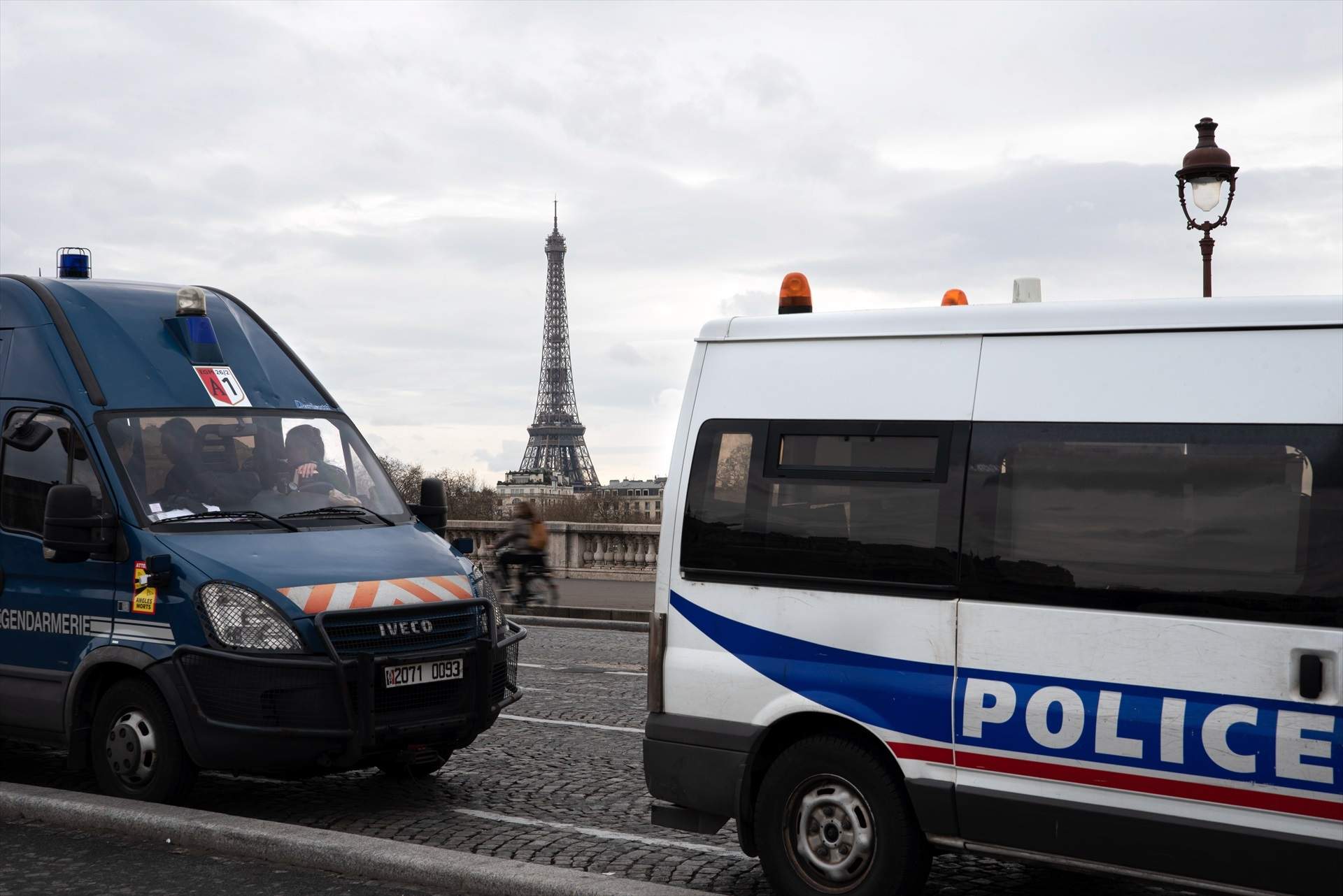 EuropaPress 5959758 furgones policia gendarmeria francia capital paris archivo