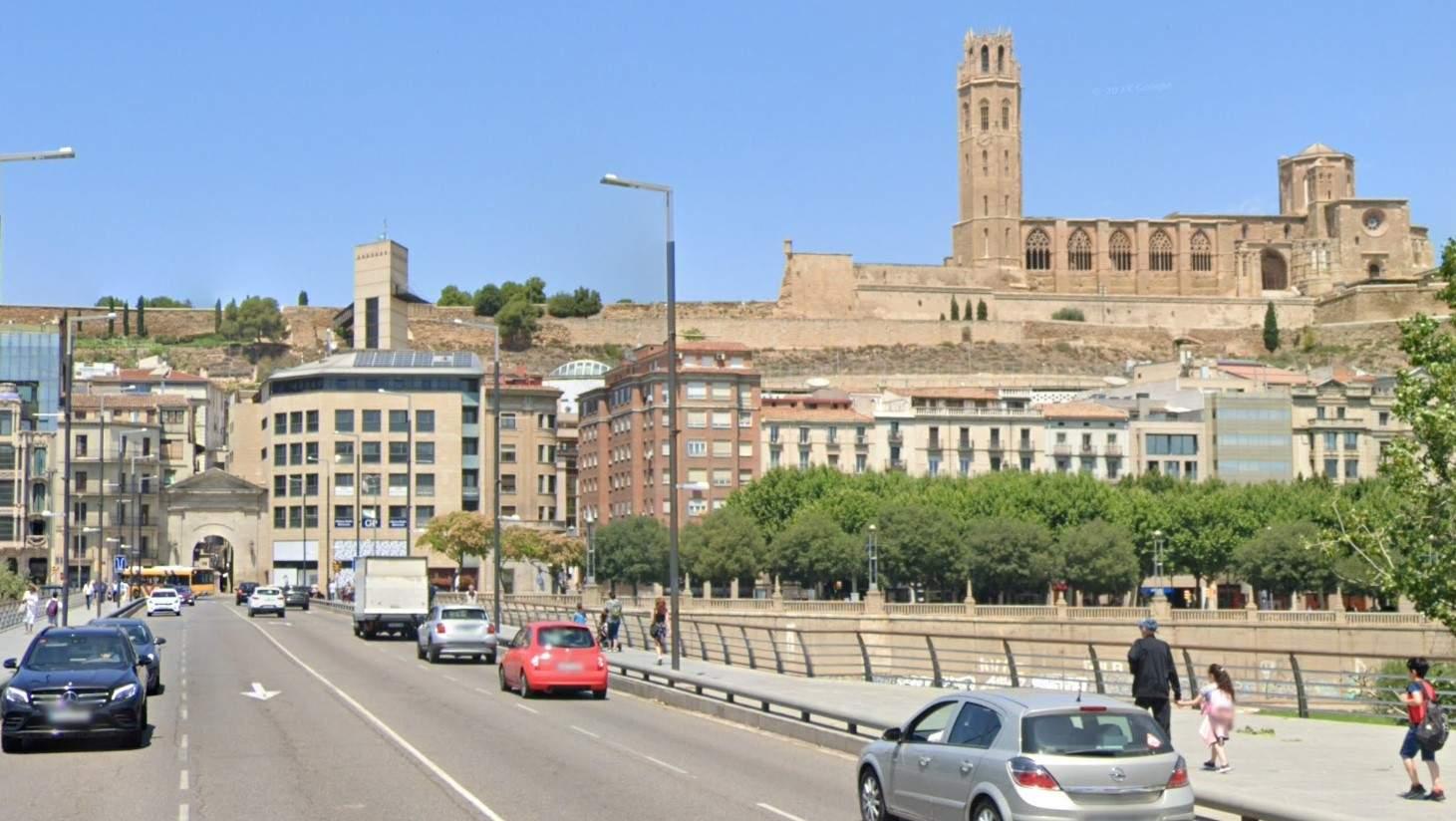 Detingut un home per agredir sexualment un jove de nit al Pont Vell de Lleida