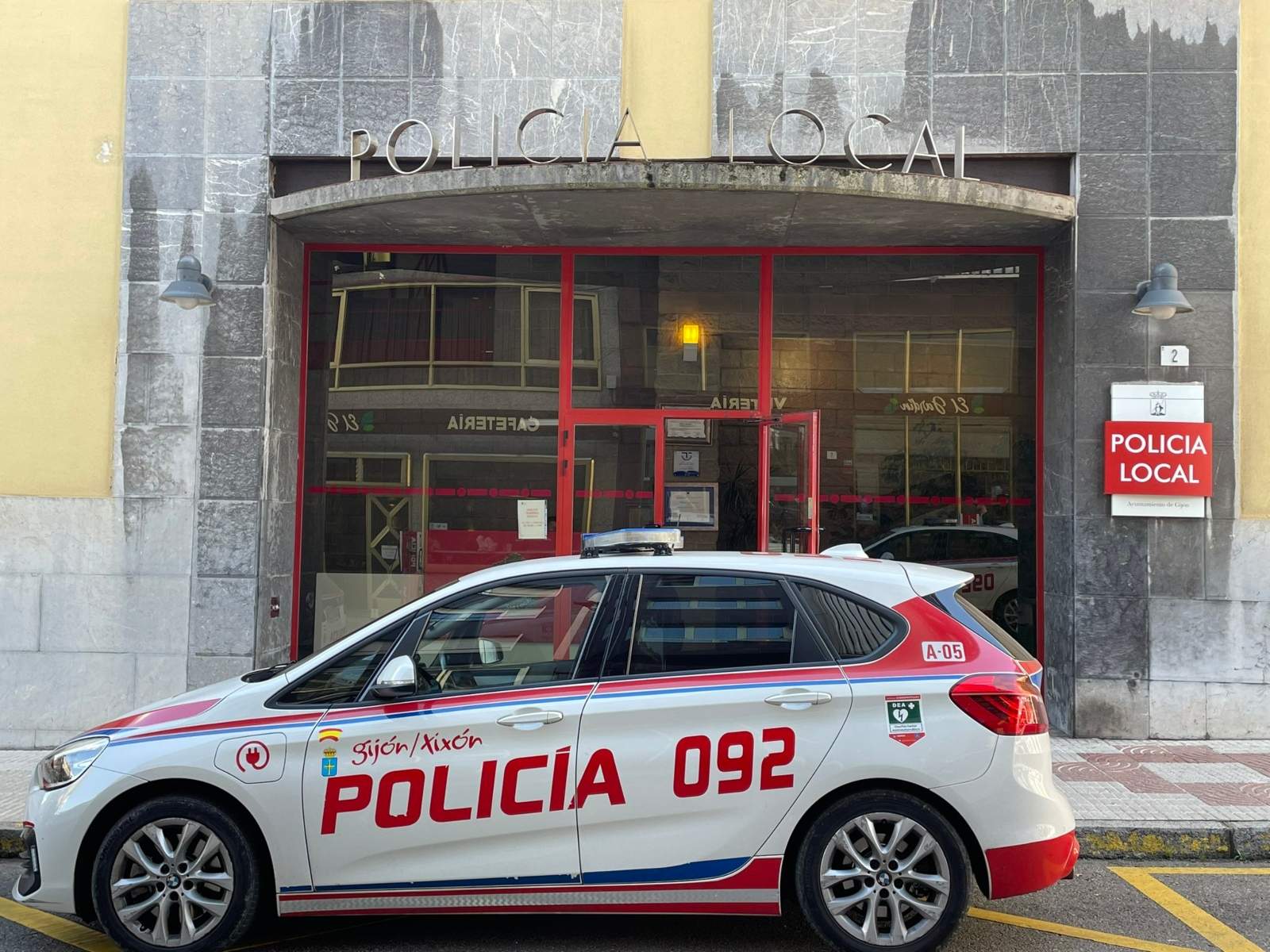 Detenido un chico de 19 años por violar a una amiga de 16 que se había desmayado en el portal de casa en Gijón