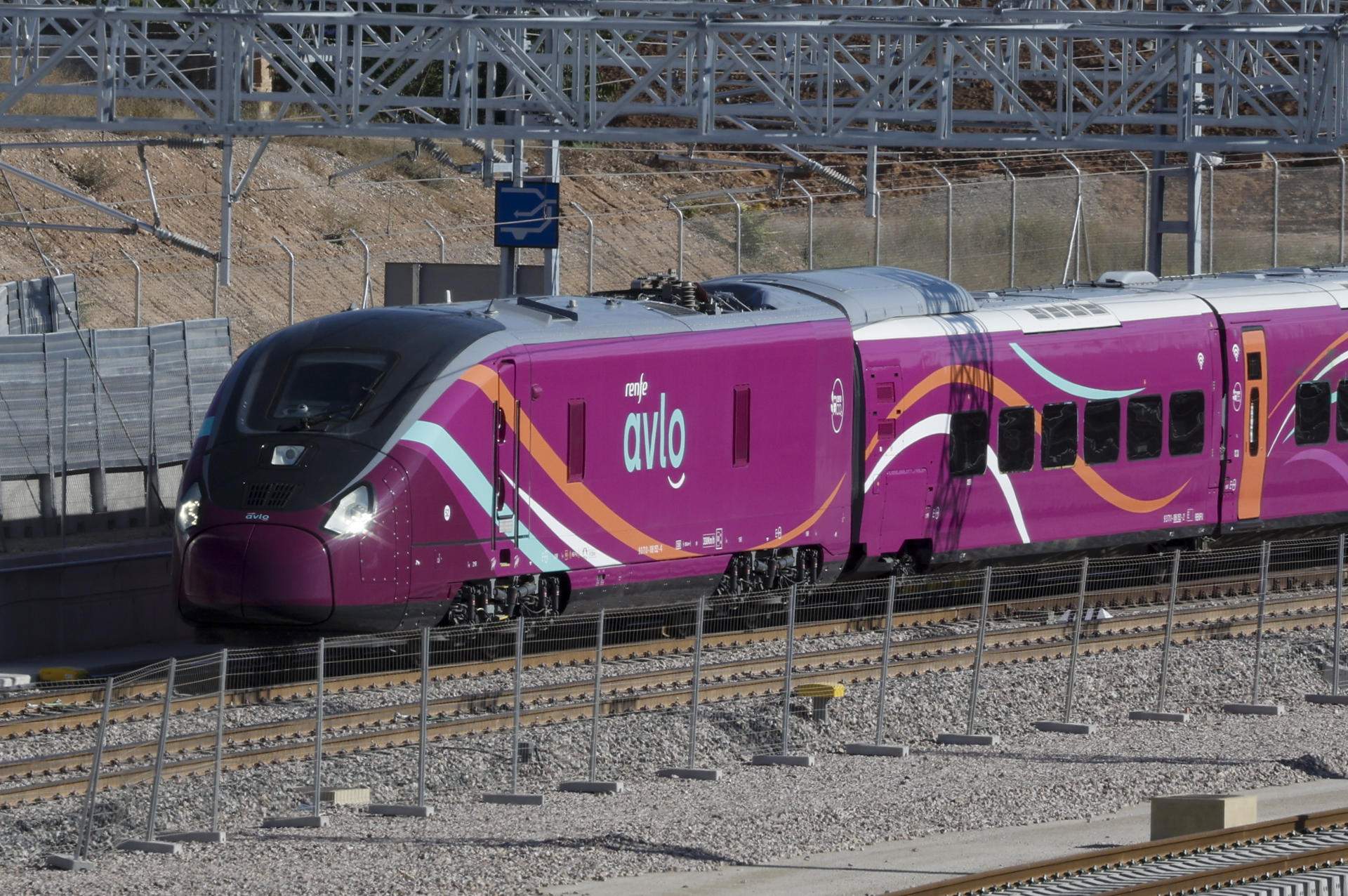 Més actes vandàlics als trens a Catalunya: apedreguen un nou Avlo de Renfe a l'estació del Camp de Tarragona