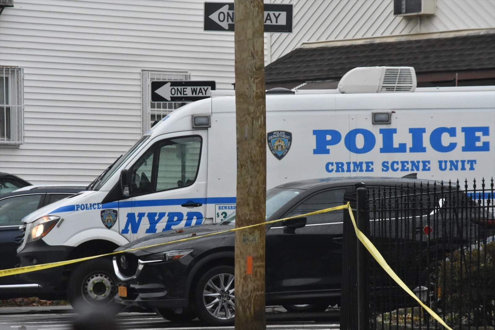 EuropaPress 5618498 03 december 2023 us new york an nypd crime scene unit car park at crime (1)