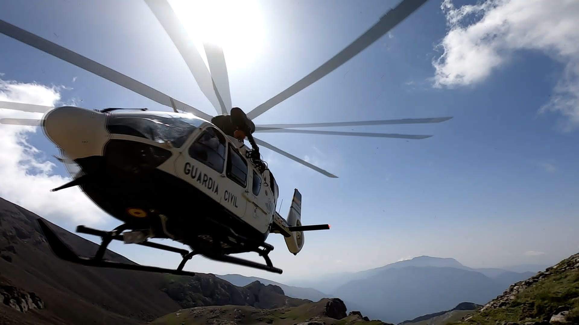 EuropaPress 5361800 helicoptero guardia civil pirineo oscense