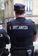 EuropaPress 6105199 dos agentes ertzaintza