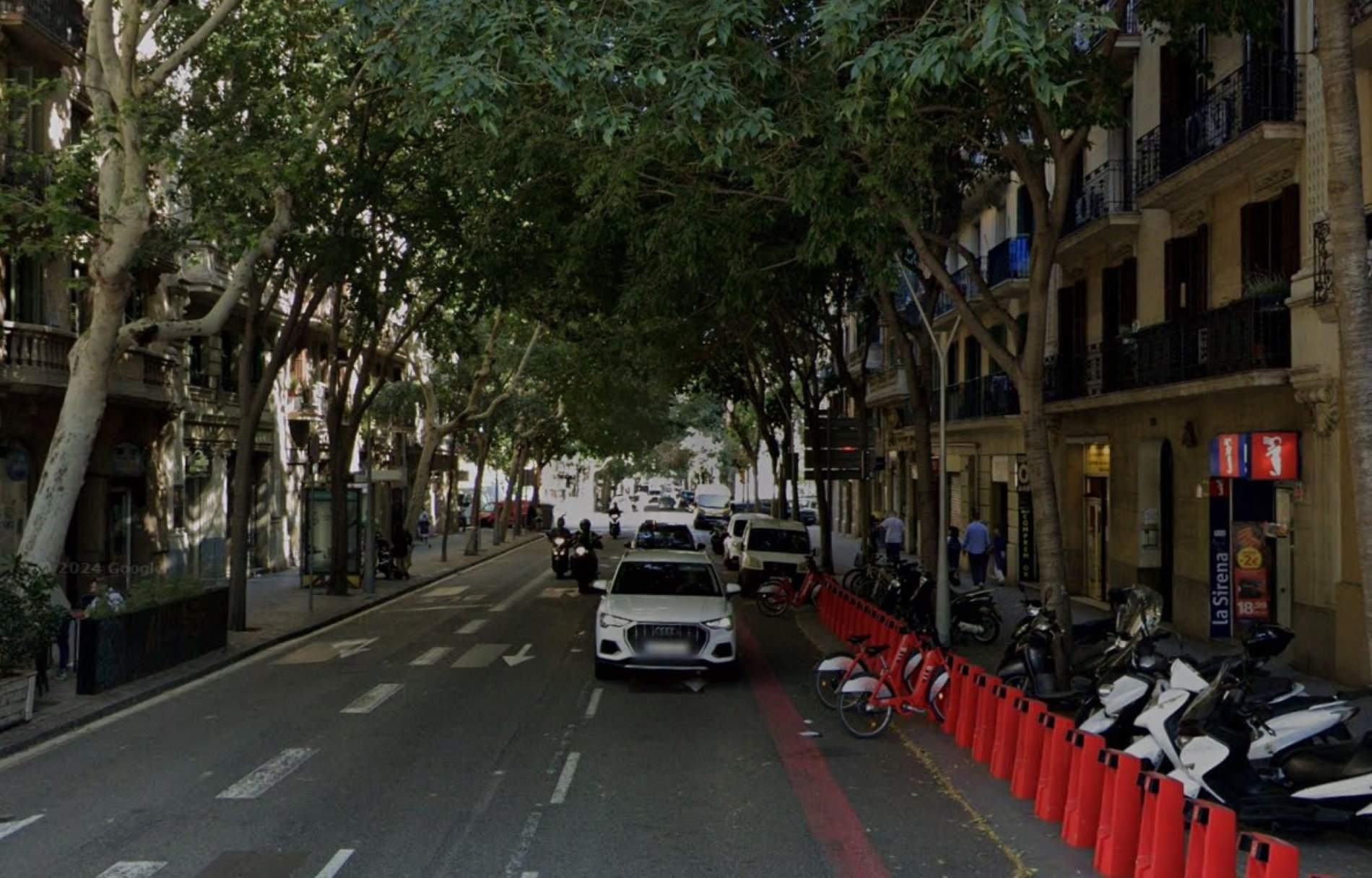 Carrer entença Barcelona google street view