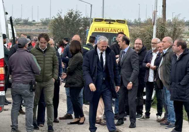 El president del Govern d'Aragó, Jorge Azcón, a l'exterior de la residència de Villafranca d'Ebre (Saragossa) / Europa Press