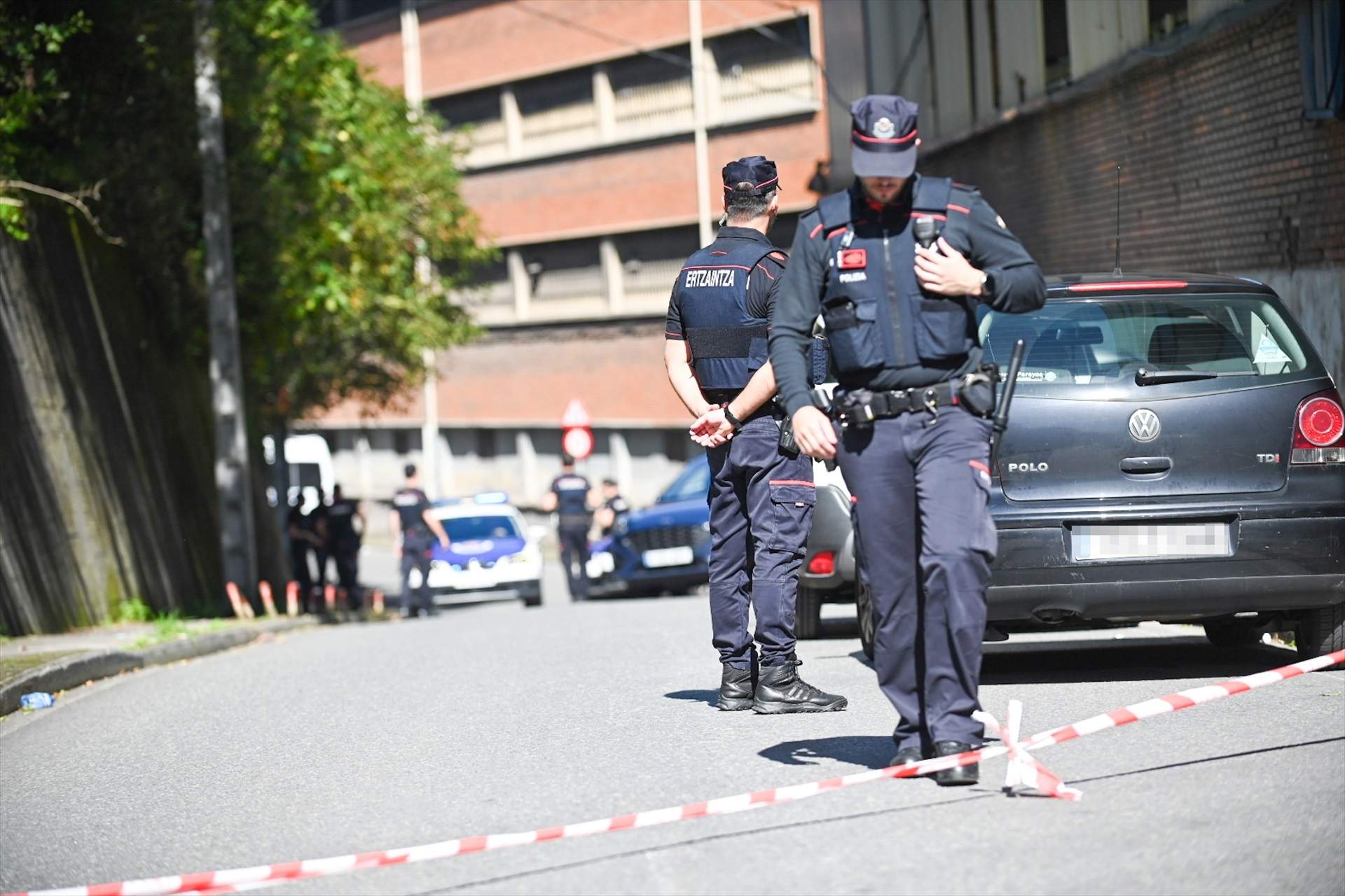 EuropaPress 6249425 agentes ertzaintza preparan detener varias personas participaron reyerta 30