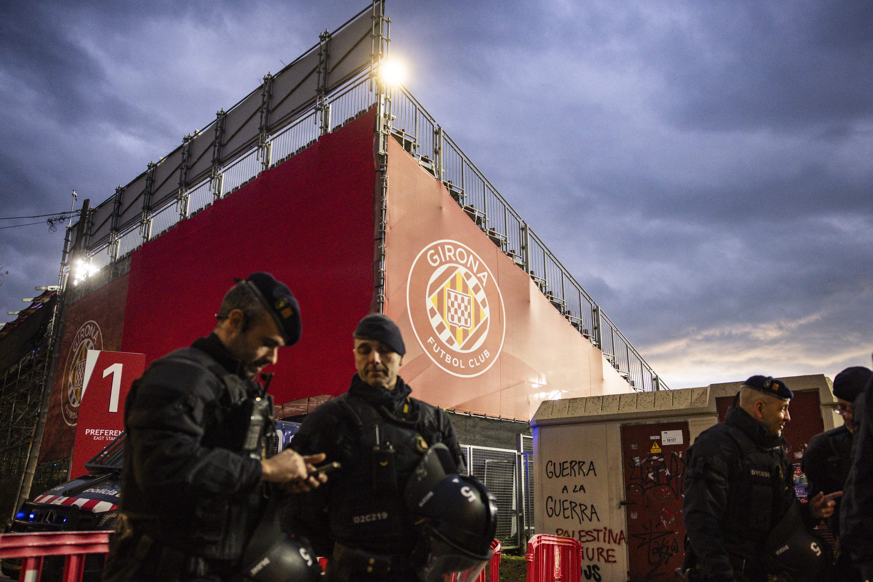 Dispositiu Mossos Esquadra partit xampions futbol girona liverpool42