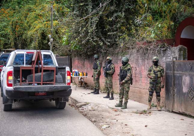 Despliegue militar este miércoles en la zona de Haití donde bandas armadas han asesinado a una veintena de personas / Johnson Sabin, EFE