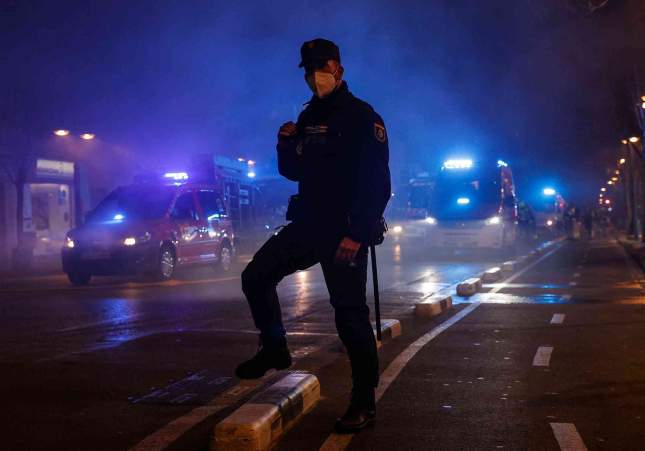 policía incendio valencia manuel bruque efe