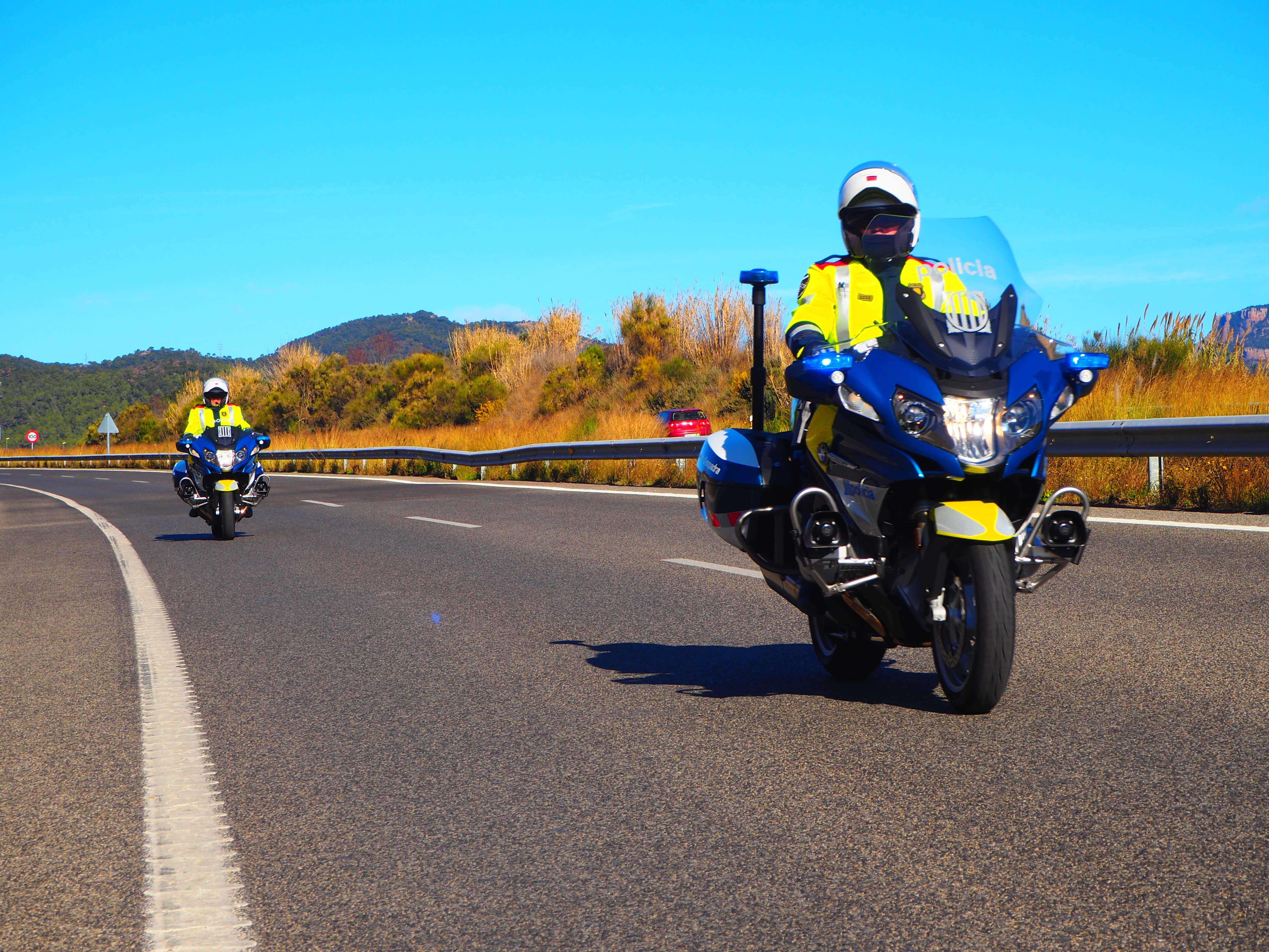 mossos transit boxer moto