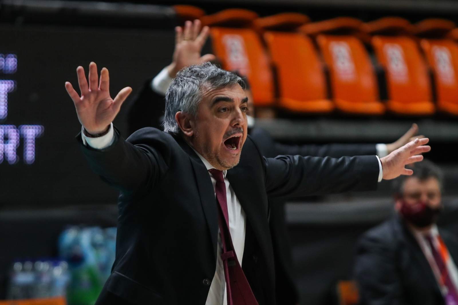 mario lópez entrenador bàsquet