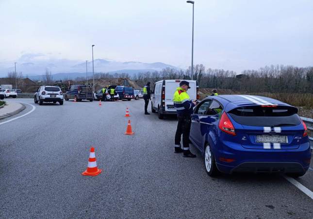 Operativo policial conjunto en Sant Ferriol, en la Garrotxa / CME