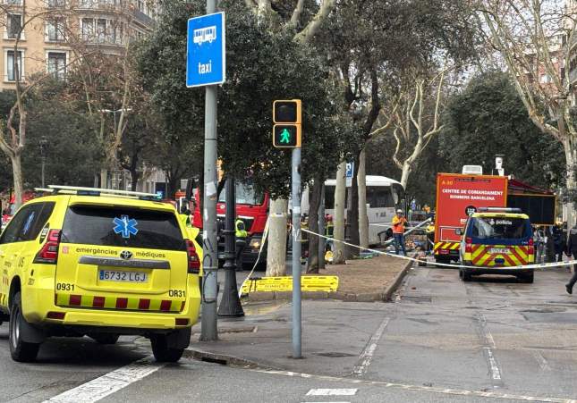 Efectois de emergencias en la avenida Diagonal de Barcelona / GRS