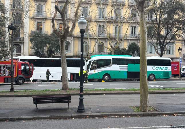 Los autocares accidentados en Barcelona este lunes / GRS