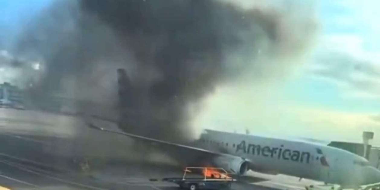 Aterrizaje de emergencia e incendio de un avión de American Airlines ...