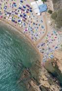 EuropaPress 5361063 numerosas personas disfrutan dia playa costa brava 30 julio 2023 tossa mar