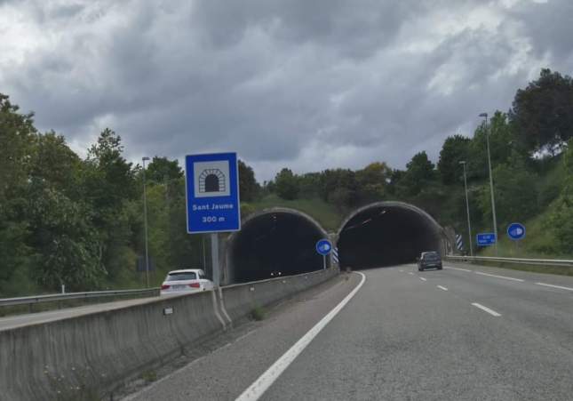 contra direcció olot