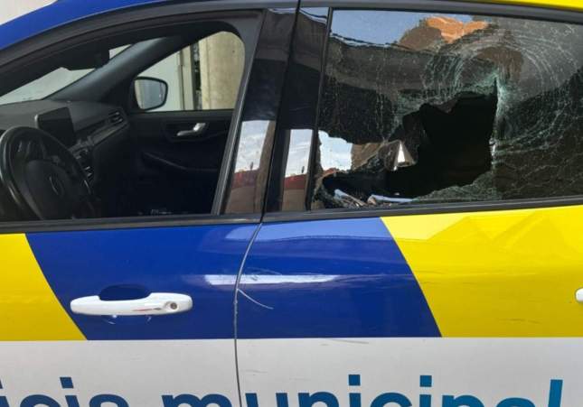 Destrossa en un cotxe patrulla de la Policia Municipal de Terrassa