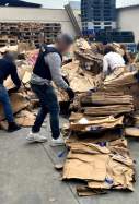droga escondida entre cartones en el puerto de Barcelona Agencia Tributaria