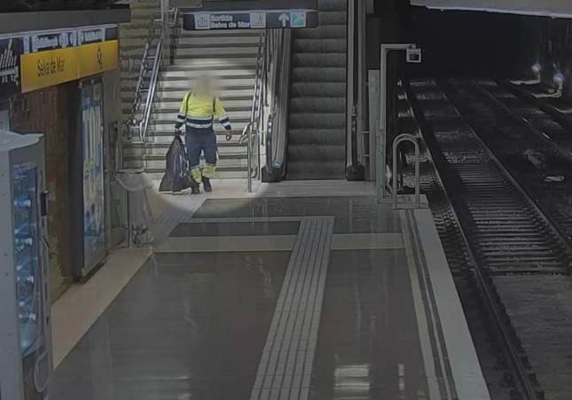 robatori coure metro de barcelona