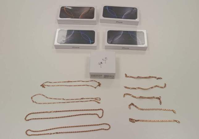 iphone fals banyoles (1) iphone fals banyoles (1)
