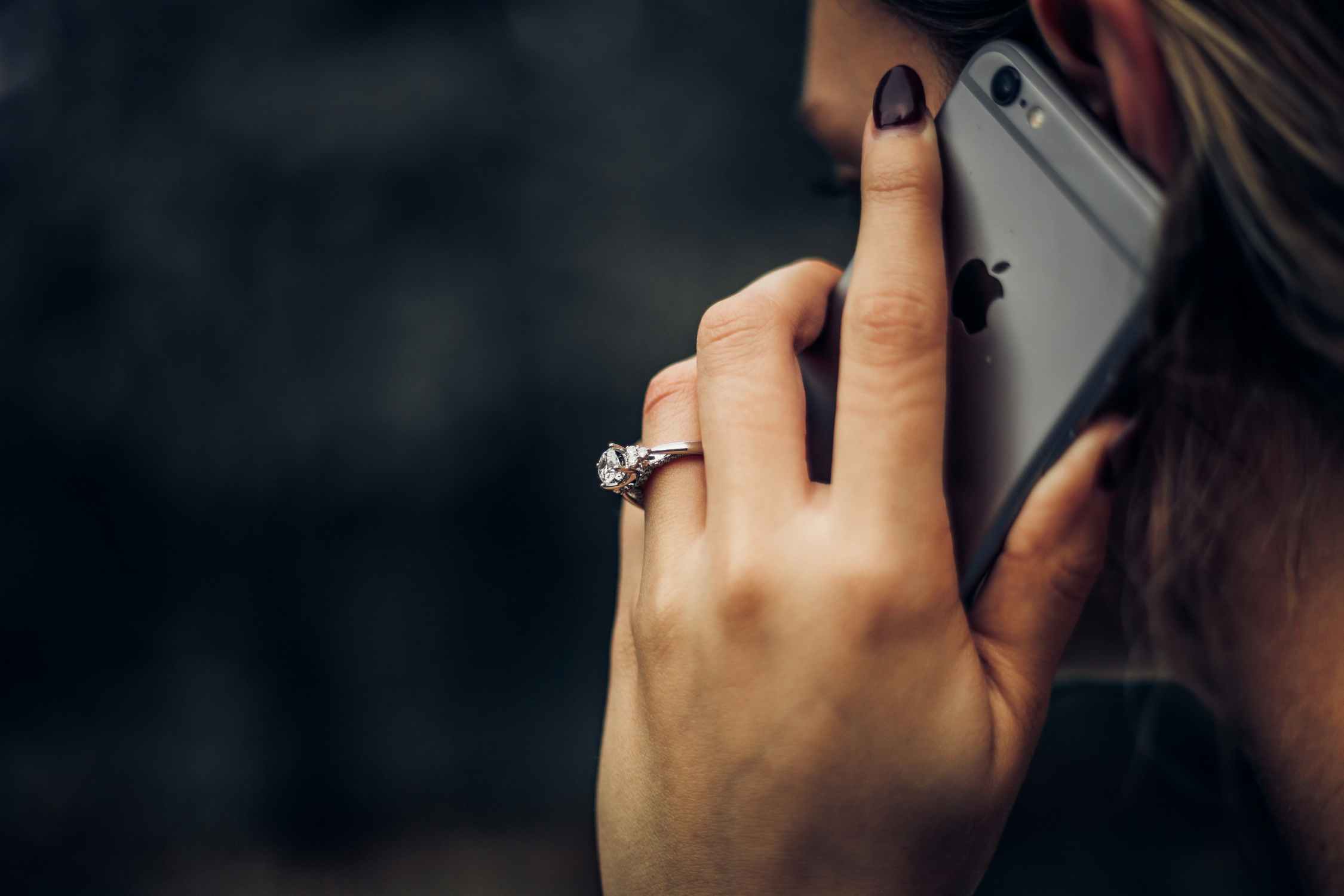 estafa trucada telefon unsplash