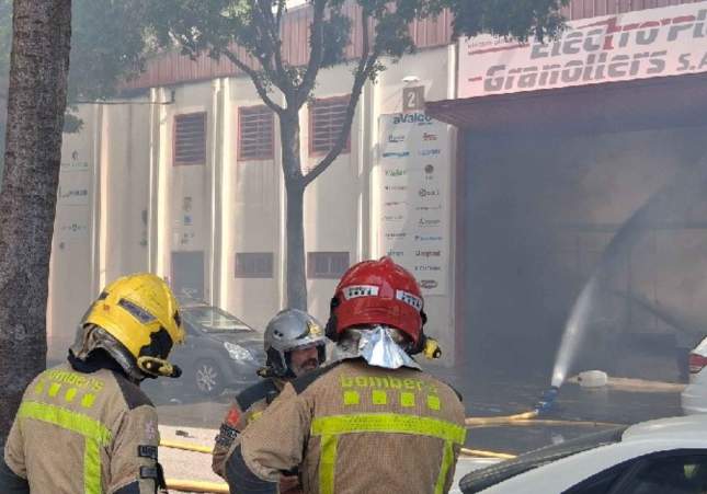 incendio nave badalona incendio nave badalona