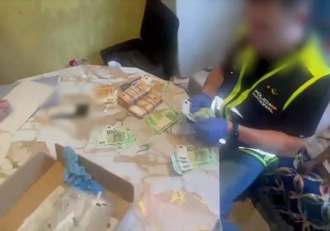 policia nacional migrants europa