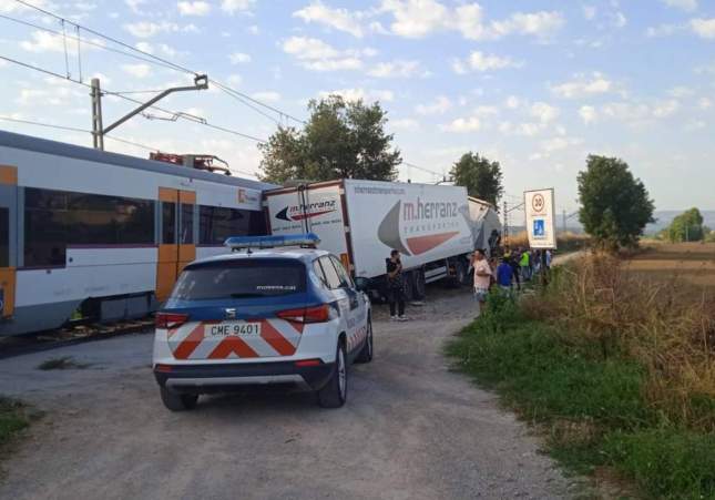 accident camio tren accident camio tren