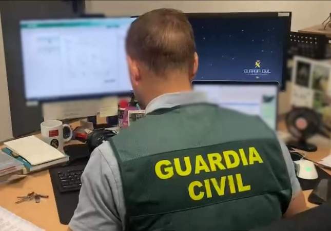 Guardia Civil estafa Almeria Barcelona