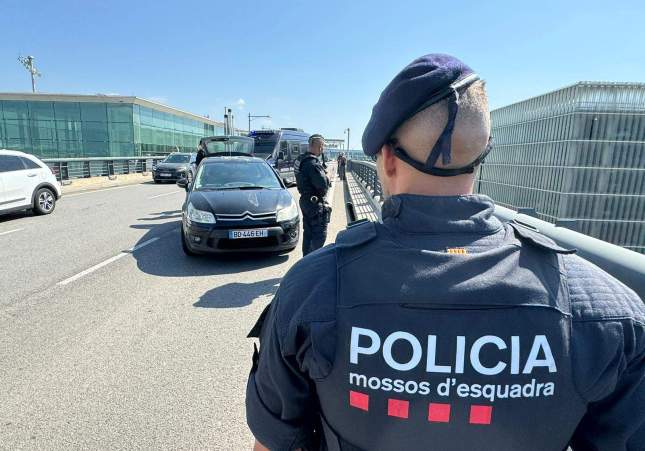 Mosso d'Esquadra de l'operació 'IlegalPark' / GRS Mosso d'Esquadra de l'operació 'IlegalPark' / GRS