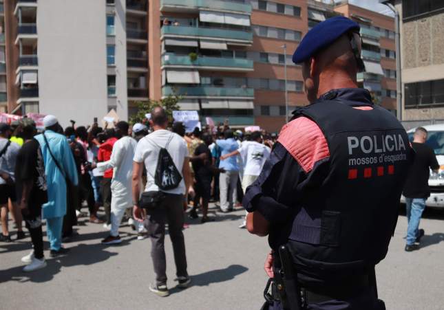 mossos d'esquadra manifestació montornès del vallès home abatut comissaria
