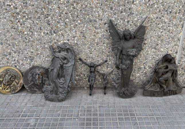 peces de bronze robades cementiri palau d'anglesola