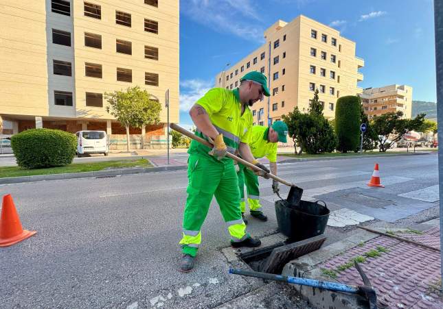 EuropaPress 6879040 limpieza trabajador EuropaPress 6879040 limpieza trabajador