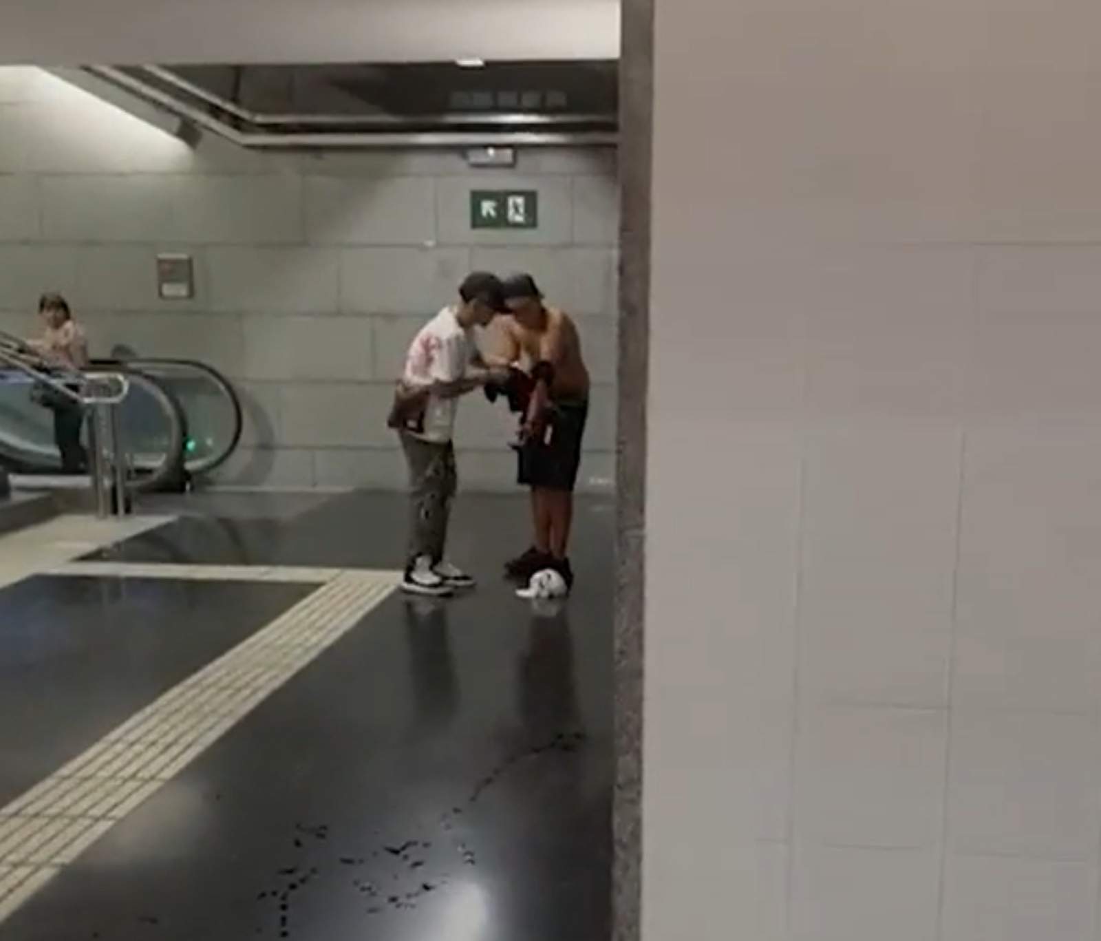 baralla armes blanques metro barcelona