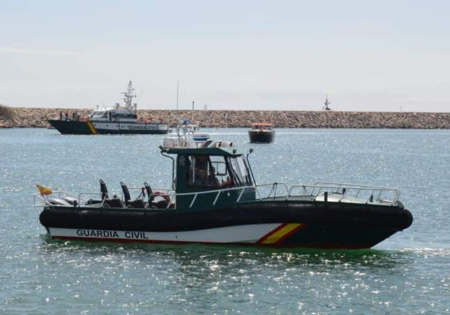 Lancha Guardia Civil puerto Badalona
