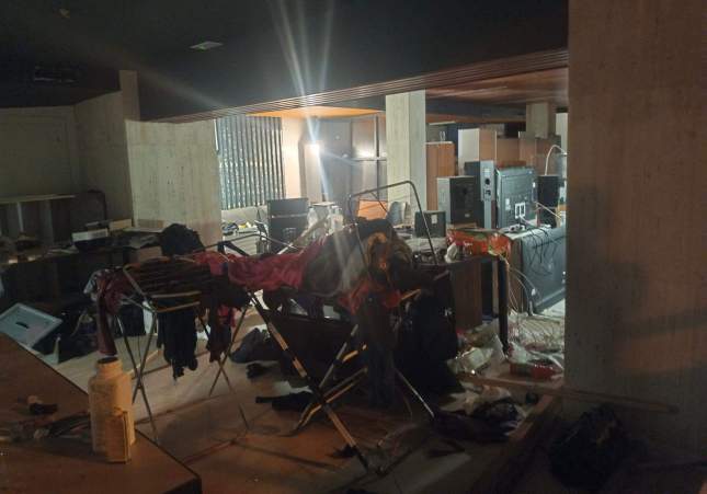 interior del edificio ocupado