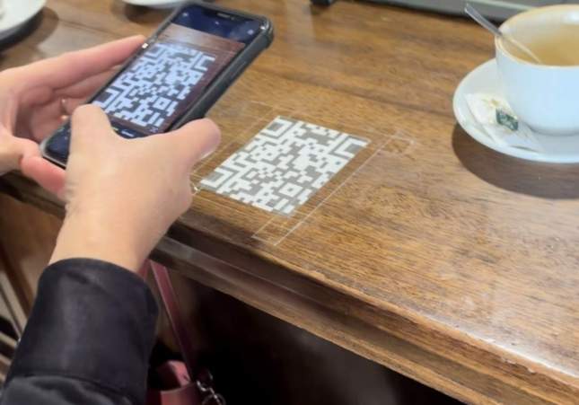 qr bar cafe