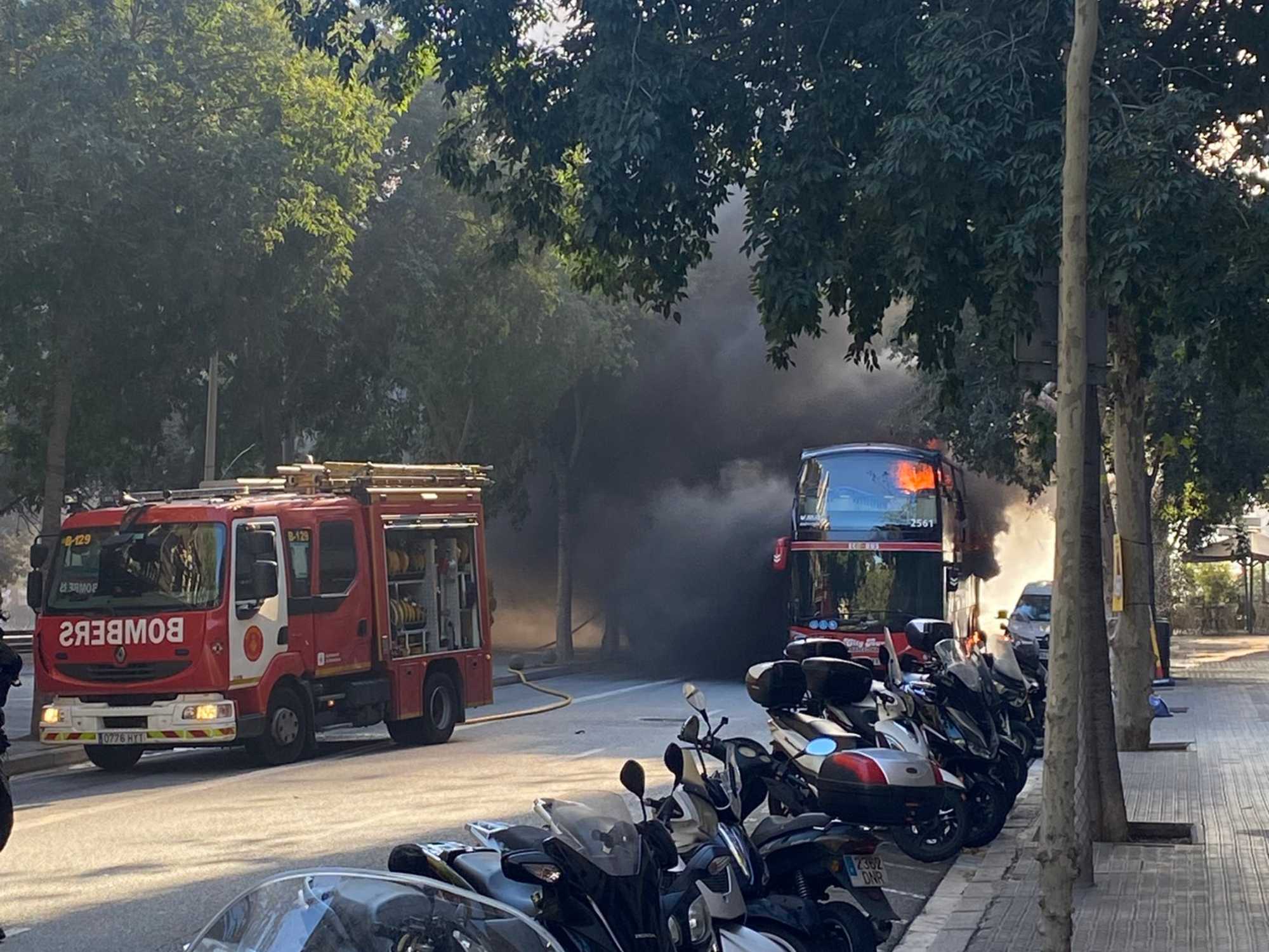 incendi bus barcelona
