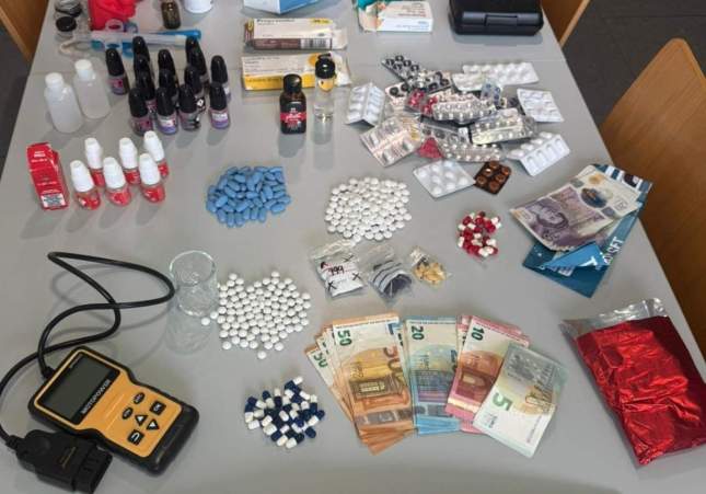 Material requisat a Castelldefels Material requisat a Castelldefels