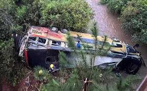 Imatge de l'autobús accidentat a l'Argentina (1)