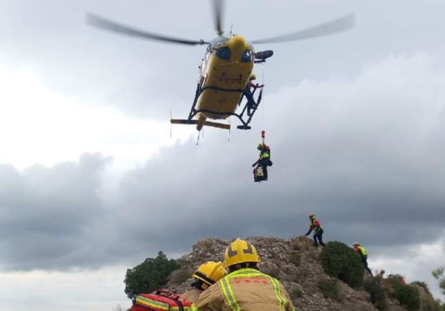 rescat bombers helicopter Tormo de la Margarida, a Tivissa rescat bombers helicopter Tormo de la Margarida, a Tivissa