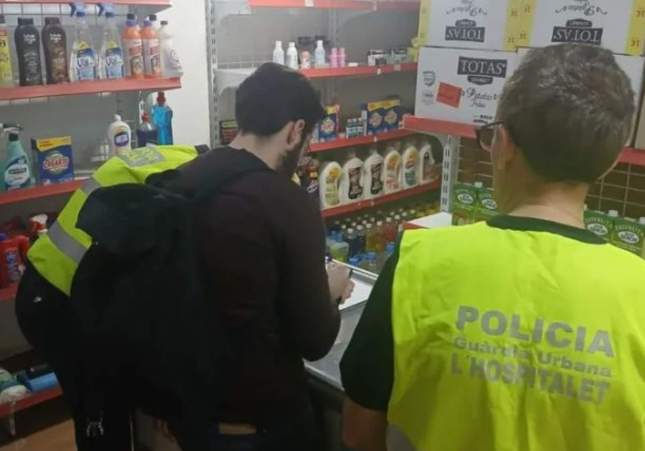 Guardia Urbana hospitalet supermercat Guardia Urbana hospitalet supermercat