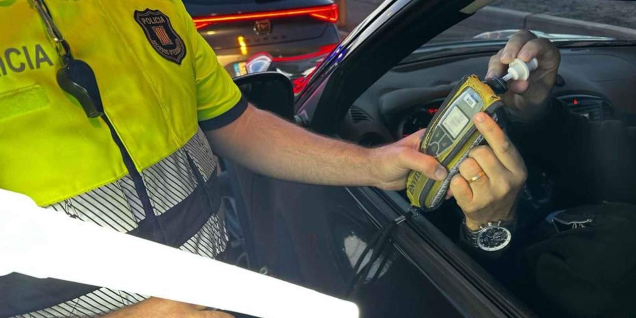 Un conductor drogado atropella a su amigo y embiste a los Mossos para ...