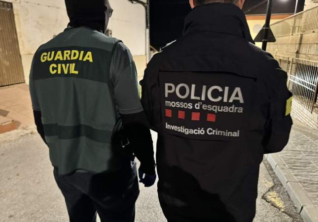 MOSSOS D'ESQUADRA I GUÀRDIA CIVIL