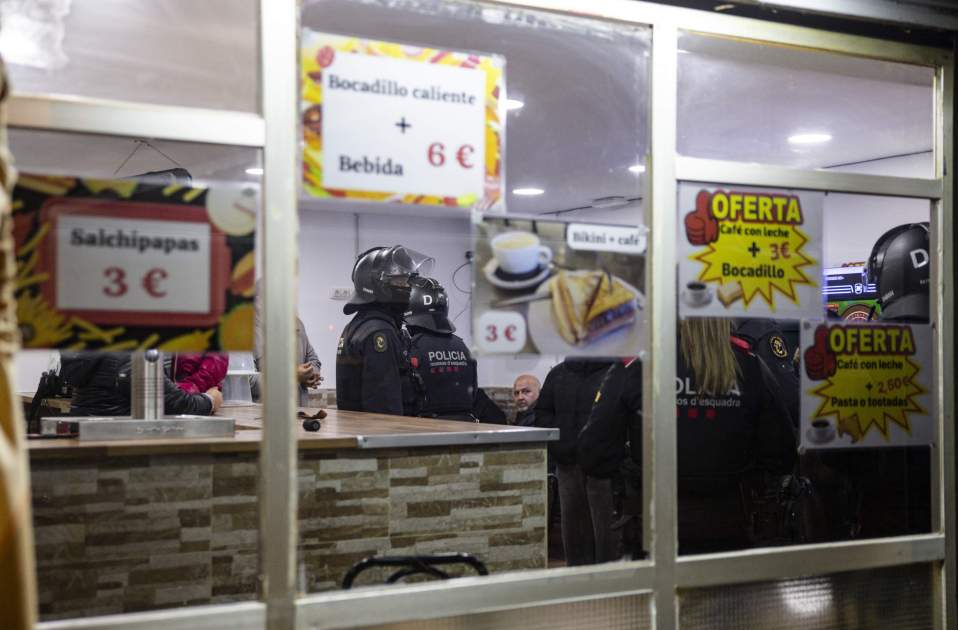 Pla Kanpai 10, La Mina Mossos Esquadra06